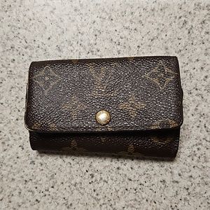 Louis Vuitton Key Cles (6 Key Holder)